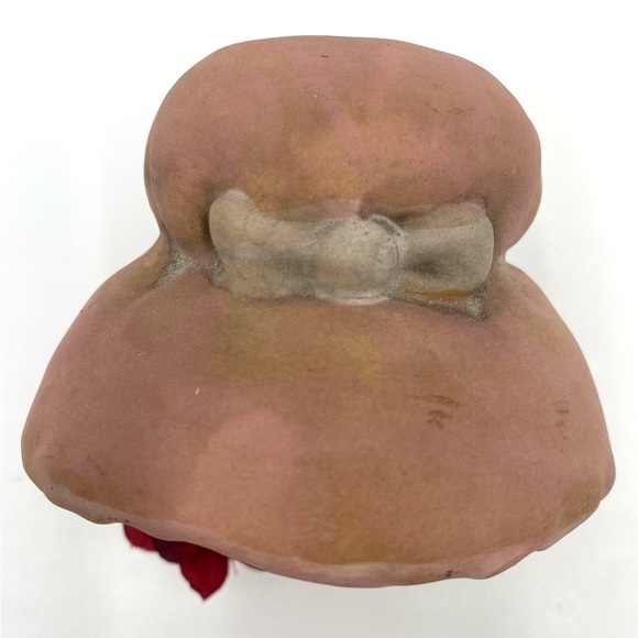 Vintage UCTCI Bisque Girl With Big Pink Bonnet &
Dress Sitting by Vase Figurine - Picture 6 of 12